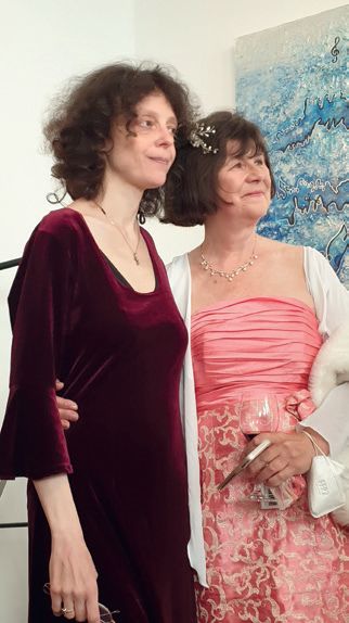 Malarka Emilia Ivanova Jücker (po prawej) i pianistka Marina Savova